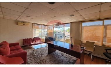 Oportunidad en Providencia: Casa con uso comercial