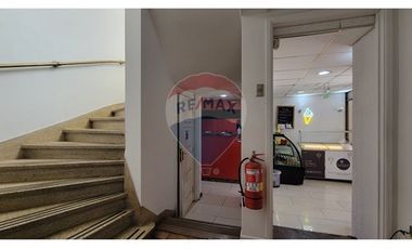 Oportunidad en Providencia: Casa con uso comercial