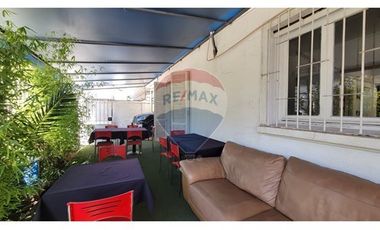 Oportunidad en Providencia: Casa con uso comercial