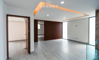 RESIDENCIA EN VENTA EN VALLE REAL, ZAPOPAN