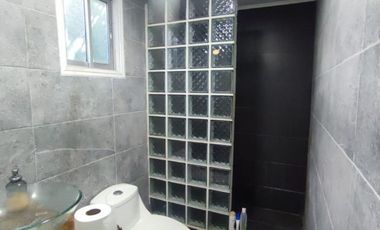OFERTA ! PARCELA CON CASA TIPO CABAÑA EXCELENTE UBICACIÓN