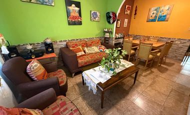 Manuel Castro 1800. Casa en Venta 3 ambientes. Remedios de Escalada.