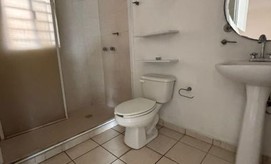 Casa en Venta en Los Olivos Tlaquepaque - Coto Olmos 85