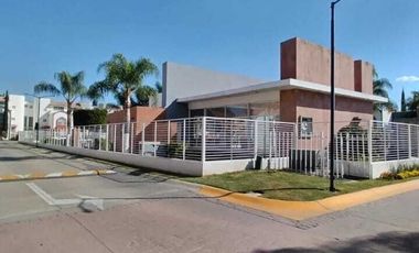 Casa en Venta en Los Olivos Tlaquepaque - Coto Olmos 85