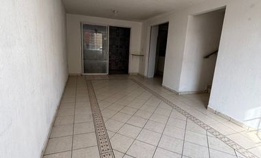 Casa en Venta en Los Olivos Tlaquepaque - Coto Olmos 85