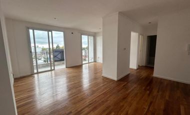 Departamento en venta - 2 Dormitorios 2 Baños - Cochera - 75Mts2 - La Plata