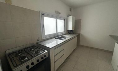 Departamento en venta - 2 Dormitorios 2 Baños - Cochera - 75Mts2 - La Plata