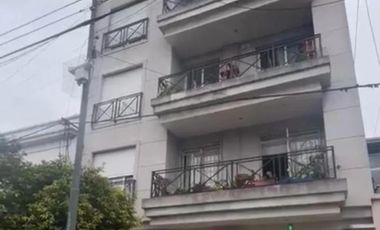 Departamento en venta - 2 Dormitorios 2 Baños - Cochera - 75Mts2 - La Plata