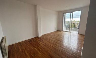 Departamento en venta - 2 Dormitorios 2 Baños - Cochera - 75Mts2 - La Plata