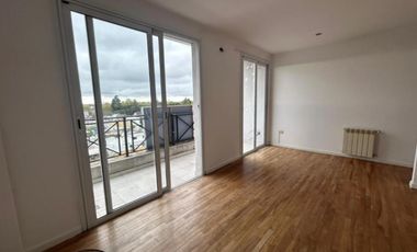 Departamento en venta - 2 Dormitorios 2 Baños - Cochera - 75Mts2 - La Plata
