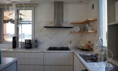Hermosa casa de 4 ambientes amoblada con acceso propio a la laguna y amenities