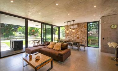 Casa en venta - 4 Dormitorios 4 Baños - Cochera - 1.050Mts2 - Pinamar