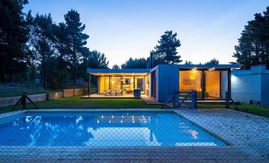 Casa en venta - 4 Dormitorios 4 Baños - Cochera - 1.050Mts2 - Pinamar