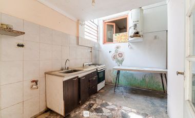 Venta - Casa 3 ambientes con patio + Local al frente - Zona Terminal nueva