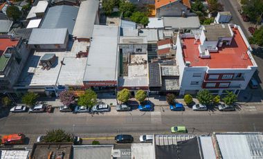 Venta - Casa 3 ambientes con patio + Local al frente - Zona Terminal nueva