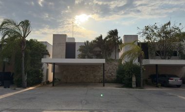 Casa en VENTA en privada Puntalomas - Temozón Norte