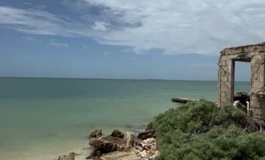 CASA EN VENTA MERIDA, CHELEM PROGRESO FRENTE AL MAR