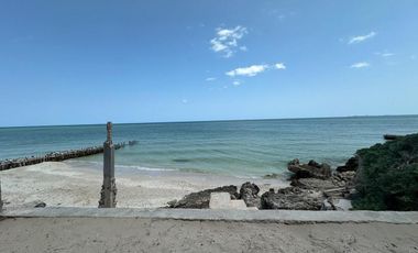 CASA EN VENTA MERIDA, CHELEM PROGRESO FRENTE AL MAR