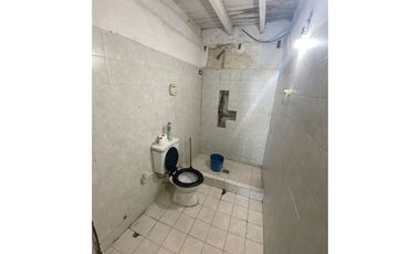 Granadero Baigorria, Eva Peron nº 215 GALPON - VENTA