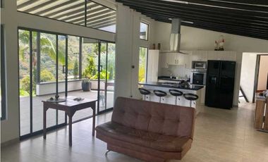 Finca moderna en El Retiro Antioquia