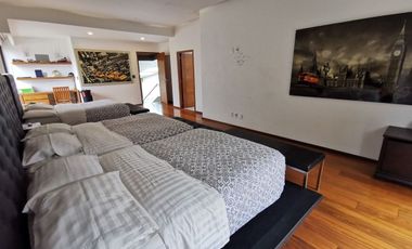 Casa en Venta en Bosques de las Lomas ya Remodelada con Alberca (m2c330)