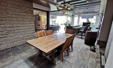 Casa en Venta en Bosques de las Lomas ya Remodelada con Alberca (m2c330)