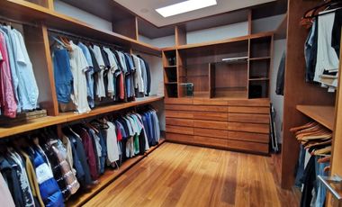 Casa en Venta en Bosques de las Lomas ya Remodelada con Alberca (m2c330)