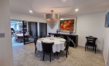 Casa en Venta en Bosques de las Lomas ya Remodelada con Alberca (m2c330)