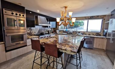 Casa en Venta en Bosques de las Lomas ya Remodelada con Alberca (m2c330)