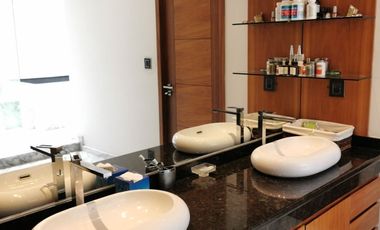 Casa en Venta en Bosques de las Lomas ya Remodelada con Alberca (m2c330)