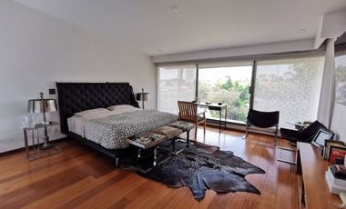 Casa en Venta en Bosques de las Lomas ya Remodelada con Alberca (m2c330)