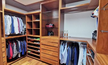 Casa en Venta en Bosques de las Lomas ya Remodelada con Alberca (m2c330)