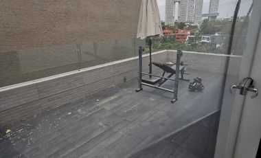 Casa en Venta en Bosques de las Lomas ya Remodelada con Alberca (m2c330)