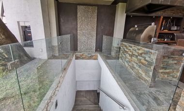 Casa en Venta en Bosques de las Lomas ya Remodelada con Alberca (m2c330)