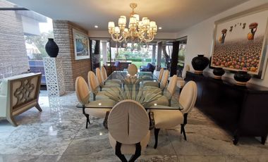 Casa en Venta en Bosques de las Lomas ya Remodelada con Alberca (m2c330)