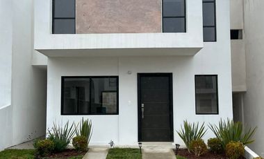 Casa en venta en Coto 84 en Valle Sur. Cerca de Rubi, Obrera, Pacífico.