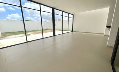 Casa en venta en privada Nadira zona de Conkal