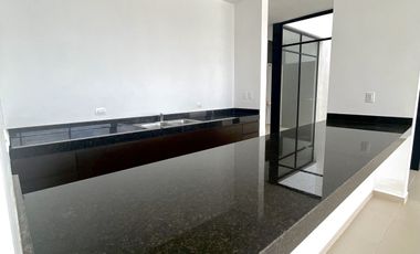 Casa en venta en privada Nadira zona de Conkal