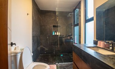 Casa residencial en venta en privada Compostela