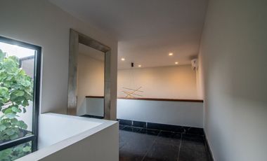 Casa residencial en venta en privada Compostela