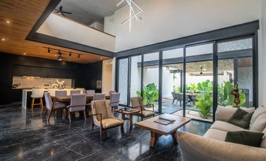 Casa residencial en venta en privada Compostela