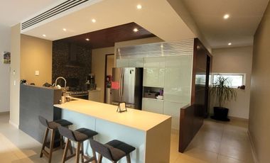 Se vende departamento amueblado en Anthea, Yucatán Country Club.