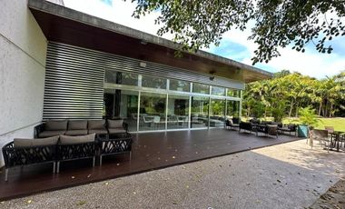 Se vende departamento amueblado en Anthea, Yucatán Country Club.