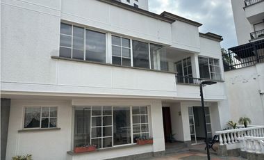 Se Vende Casa en Conjunto Cerrado, Barrio Los lamos-Pereira