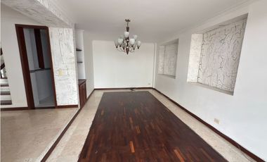 Se Vende Casa en Conjunto Cerrado, Barrio Los lamos-Pereira