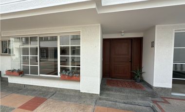 Se Vende Casa en Conjunto Cerrado, Barrio Los lamos-Pereira