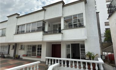 Se Vende Casa en Conjunto Cerrado, Barrio Los lamos-Pereira