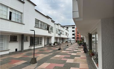 Se Vende Casa en Conjunto Cerrado, Barrio Los lamos-Pereira