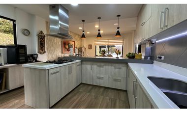 Se Vende Espectacular Casa en Alto del Escobero
