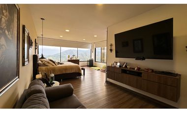 Se Vende Espectacular Casa en Alto del Escobero